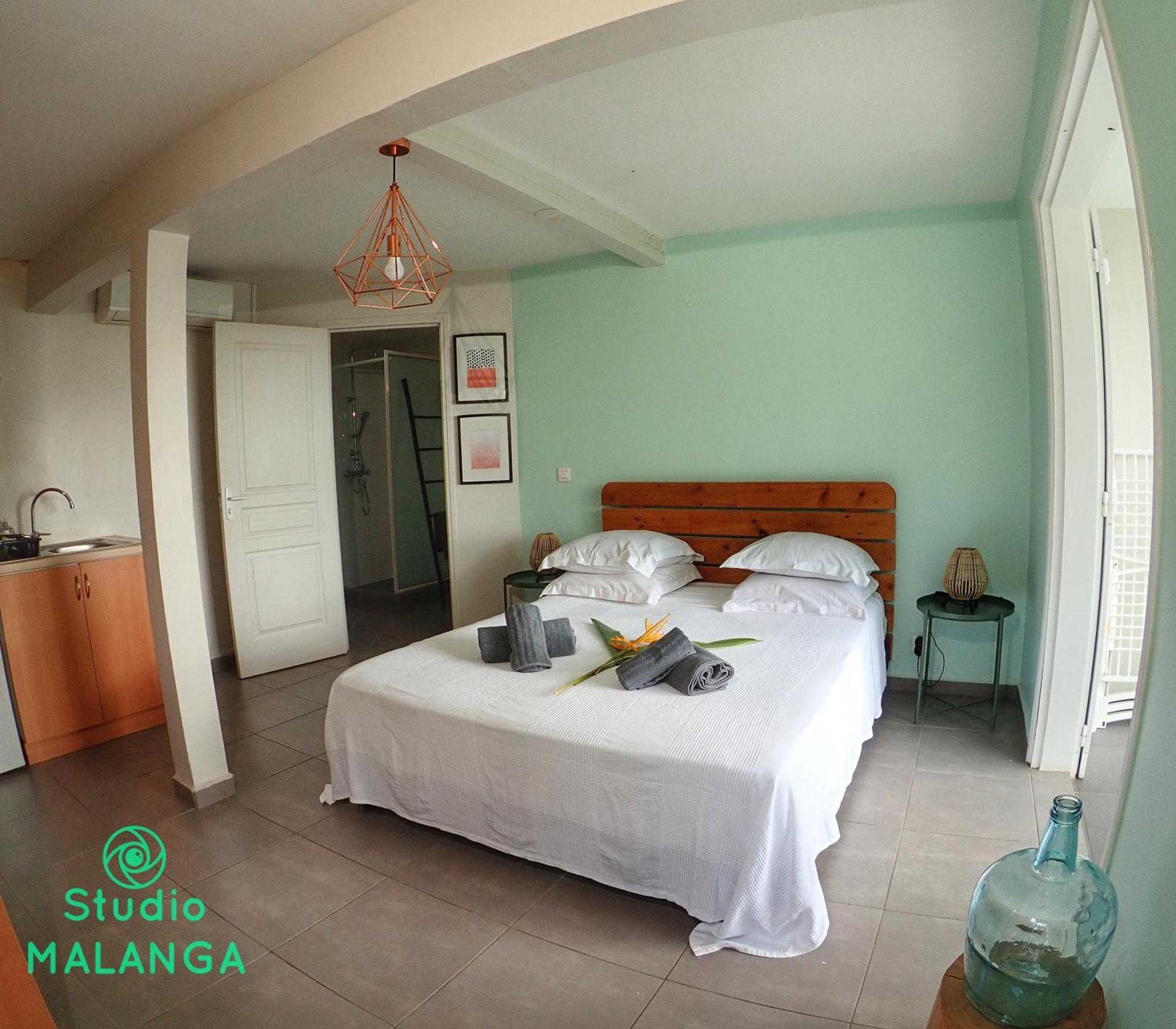 Studio Malacca, Malanga Et Majacudja - O Coeur De Deshaies Exteriör bild